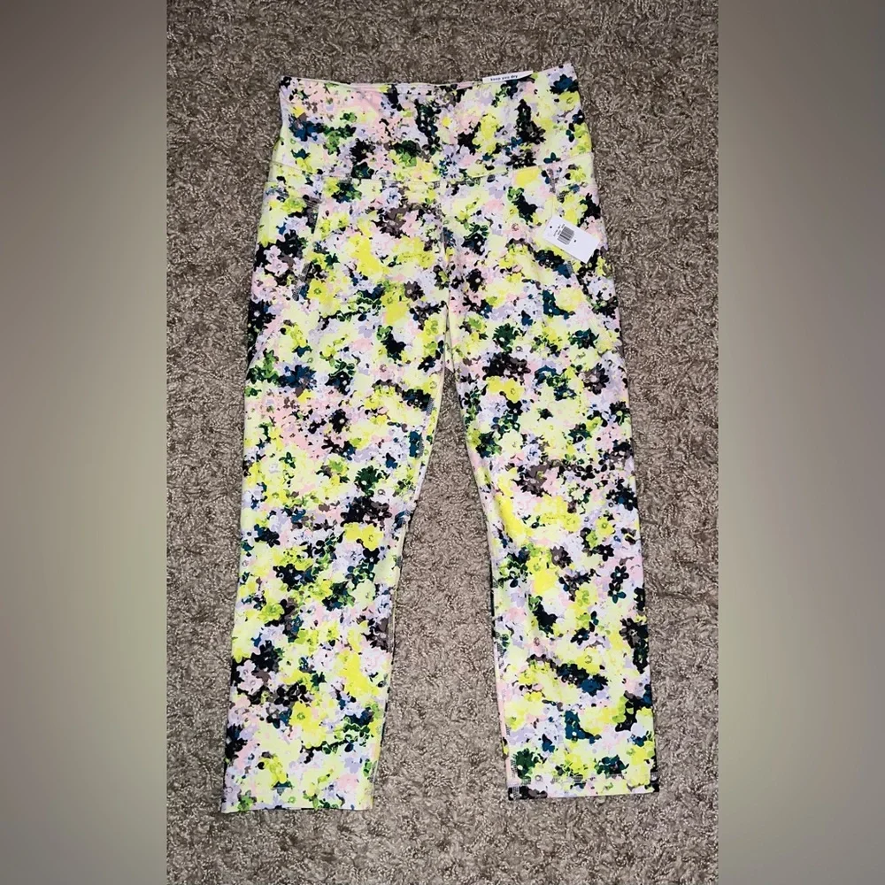NWT!! Old Navy High-Waisted PowerSoft Side-Pocket Crop Leggings - Sz M - Picture 2 of 10